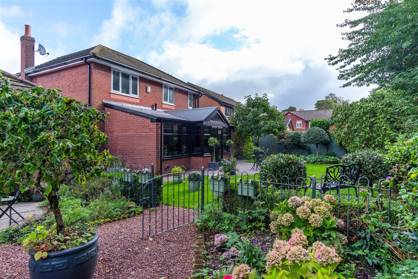 4 bed property in The Cloisters, Leyland